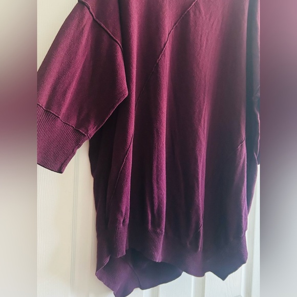 COVINGTON PLUS 2X PURPLE ASYMMETRICAL TUNIC LIGHTWEIGHT SWEATER TOP - Picture 2 of 3